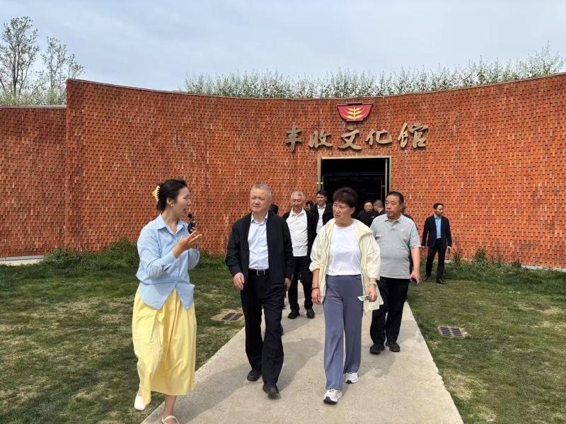 北京市怀柔区人大常委会来芜考察